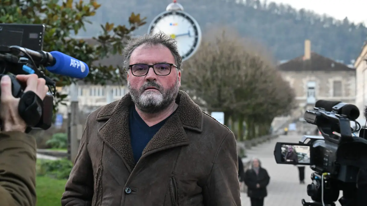 Frédéric Péchier auf dem Weg ins Gericht in Besançon