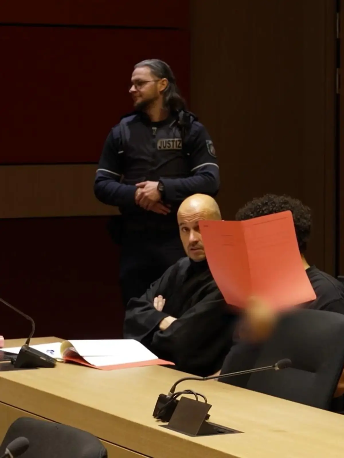 Bild zu: "Tod nach Unfall: Mutmaßlicher Verursacher vor Gericht"