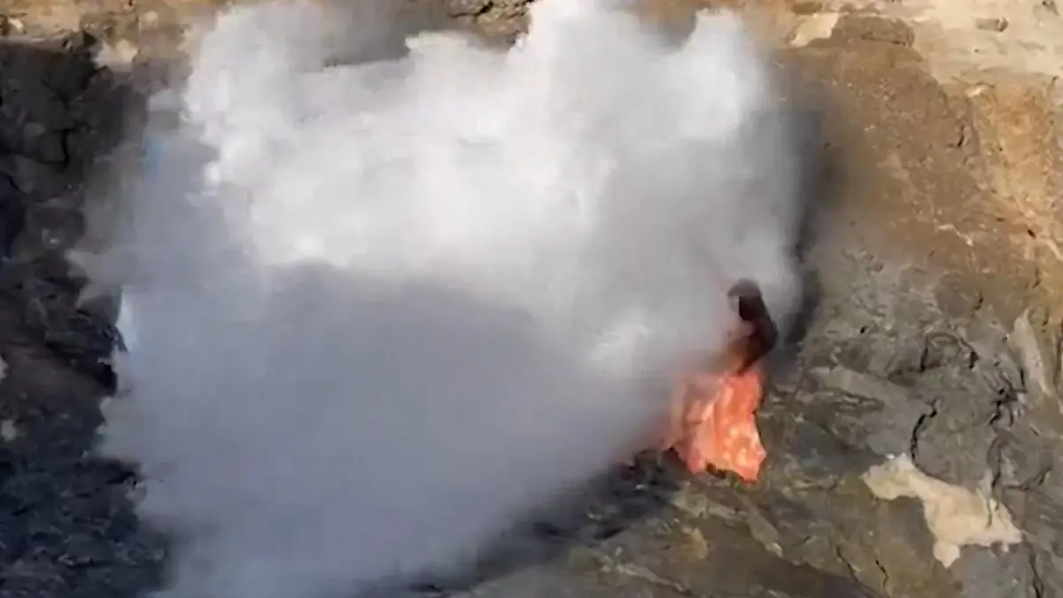 Touristin an bekanntem Fotospot fast von Welle getötet – harmloses Foto wird zum Albtraum Lebensretter an der ägyptischen Küste