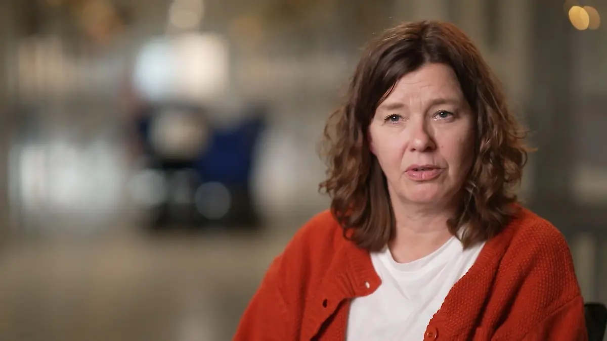 Colette betreut Straftäter während ihrer Zeit in Haft Als Frau in der JVA