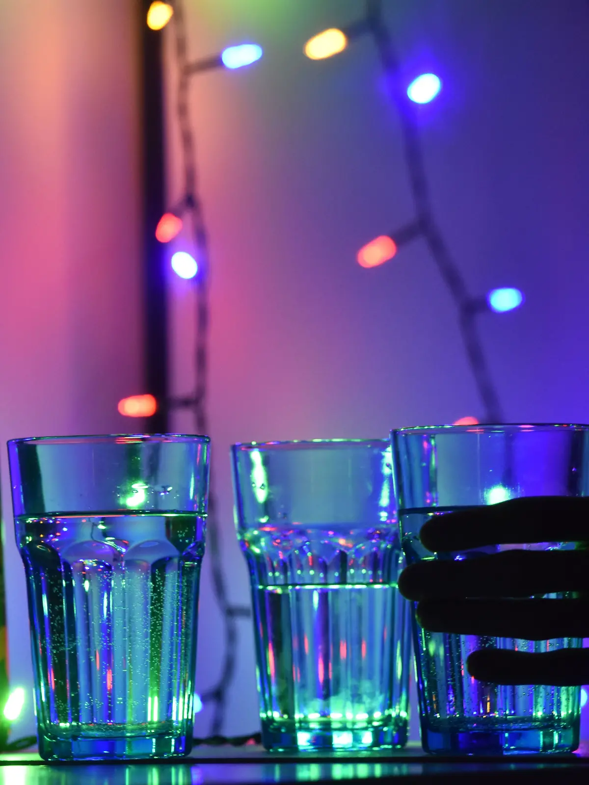 Schon ein kurzer Moment der Unaufmerksamkeit kann dazu führen, dass jemand etwas in den Drink schüttet. (Symbolfoto)