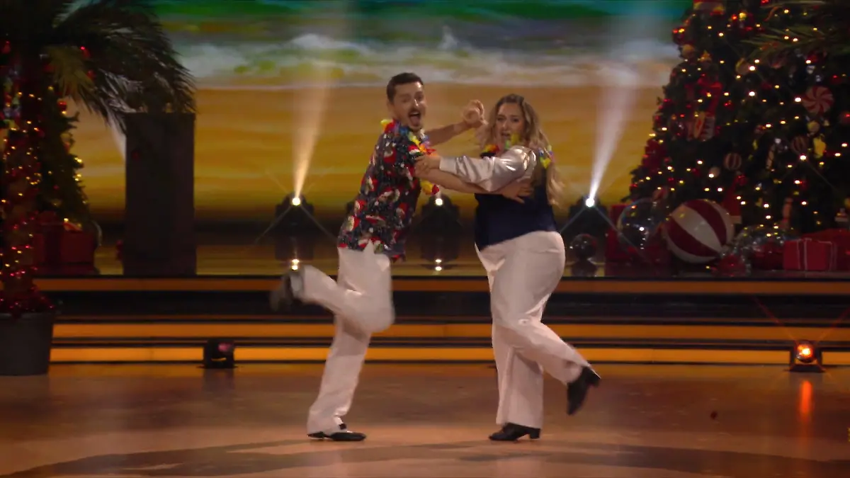 Charleston-Show von selfiesandra und Zsolt Vollgas auf dem Parkett