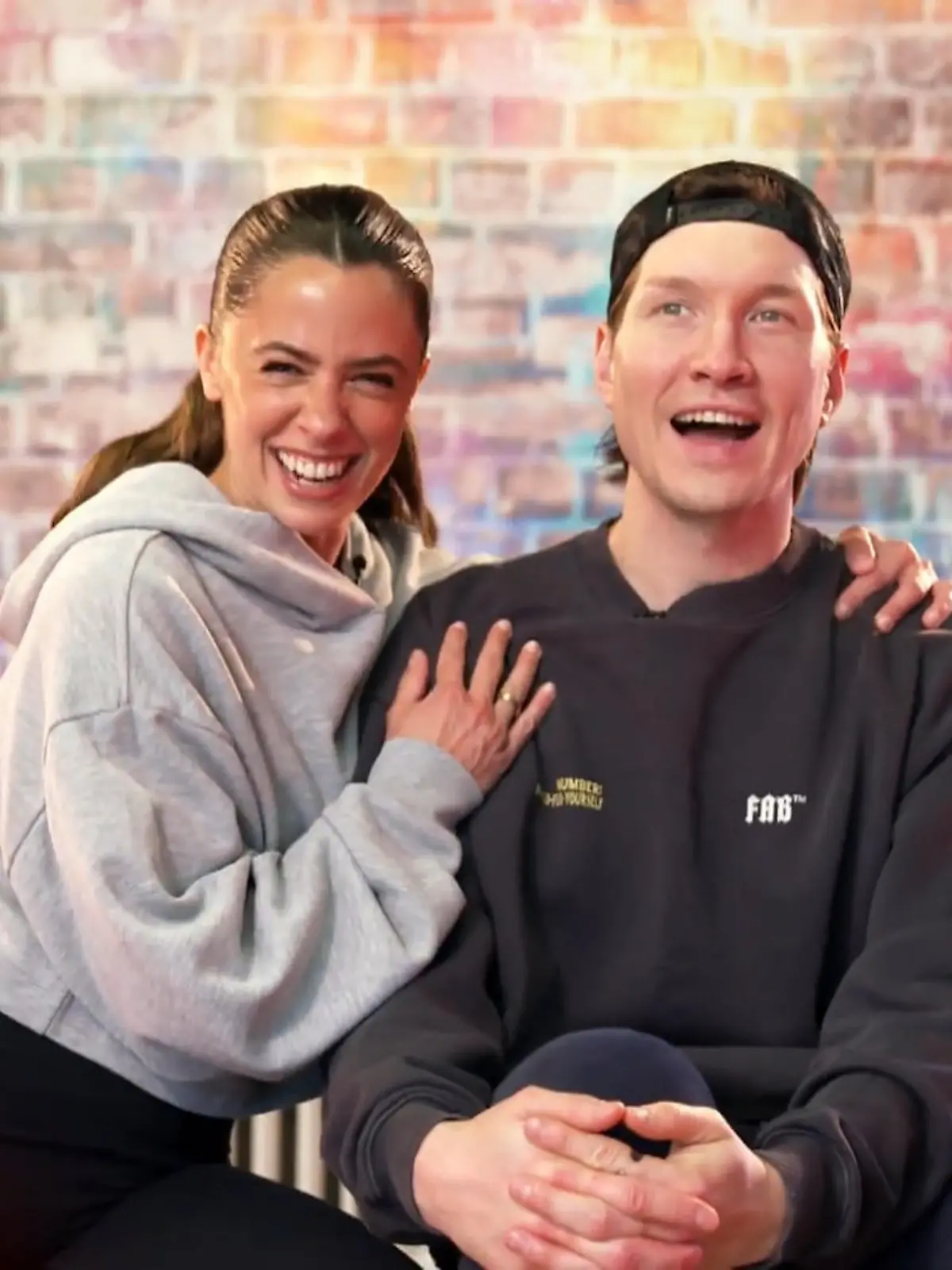 Bild zu: "Noch nicht jeder Schritt sitzt"