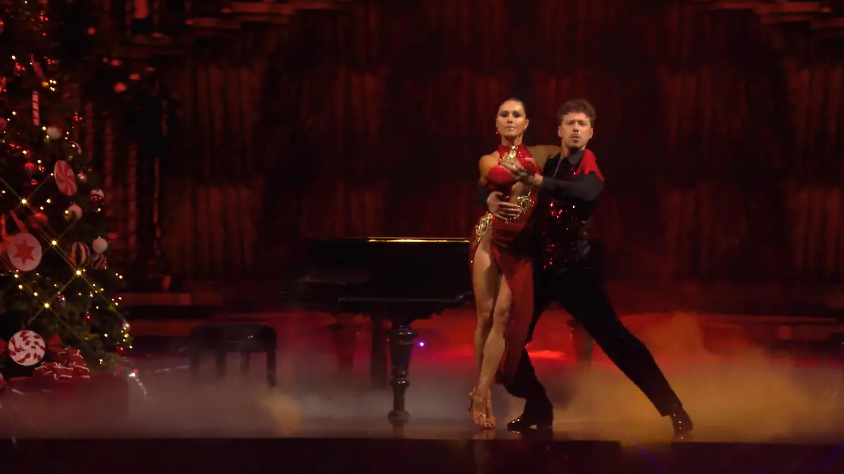 Nazan und Valentin tanzen den Tango Jetzt wird's intensiv