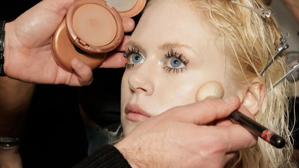 Diese-vier-Bronzer-schaffen-den-perfekten-Sun-Kissed-Glow