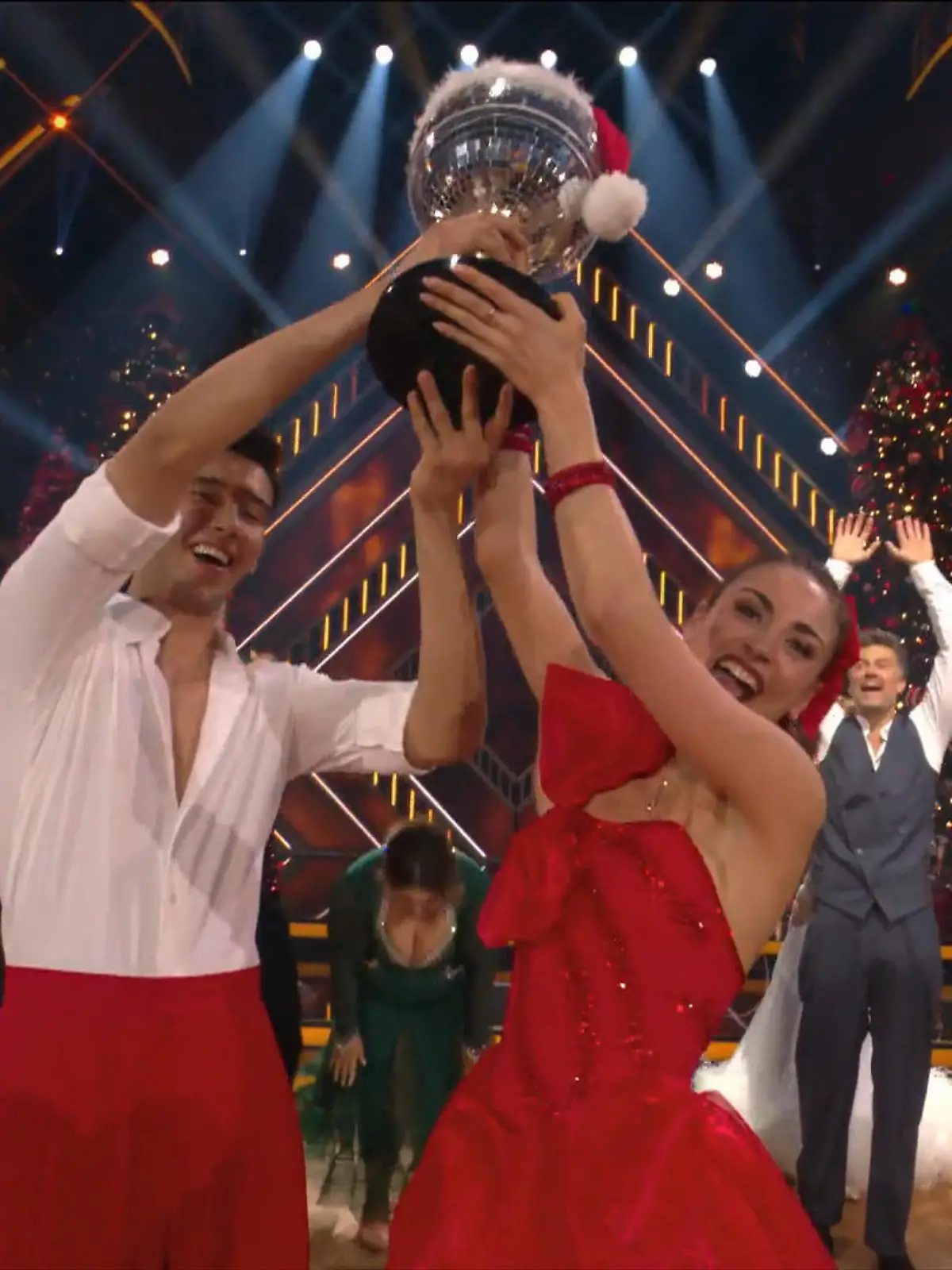 Bild zu: "Diego und Ekaterina gewinnen "Die große Weihnachtsshow""