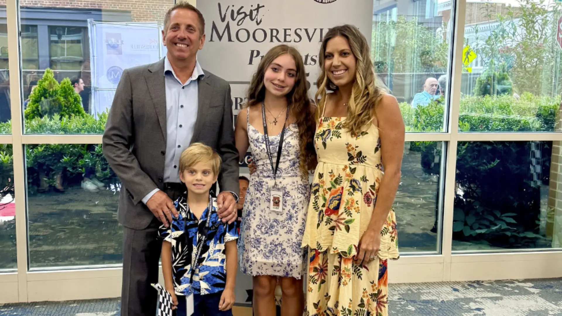 Im Oktober postete der NASCAR-Star noch ein glückliches Familienfoto.