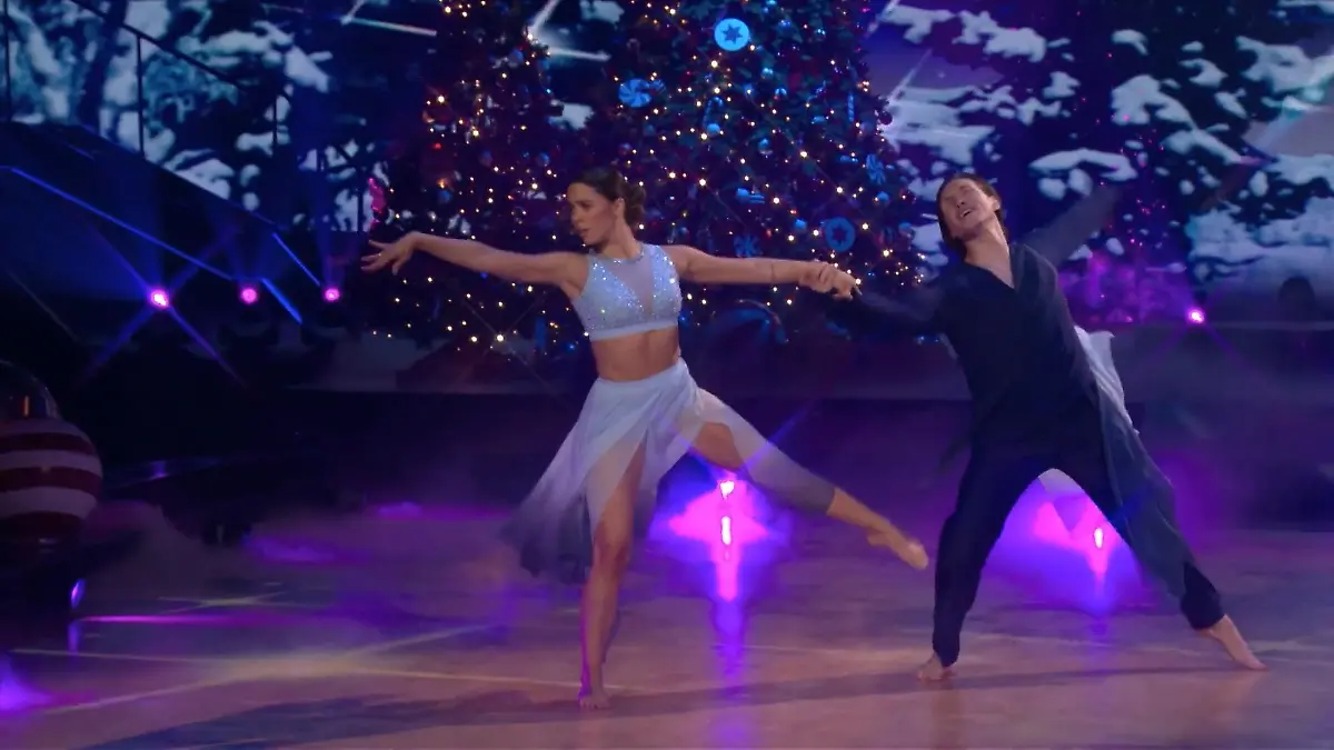 Mit diesem Contemporary schreibt Vanessa Mai „Let’s Dance"-Geschichte 30 Punkte bei Weihnachtsshow