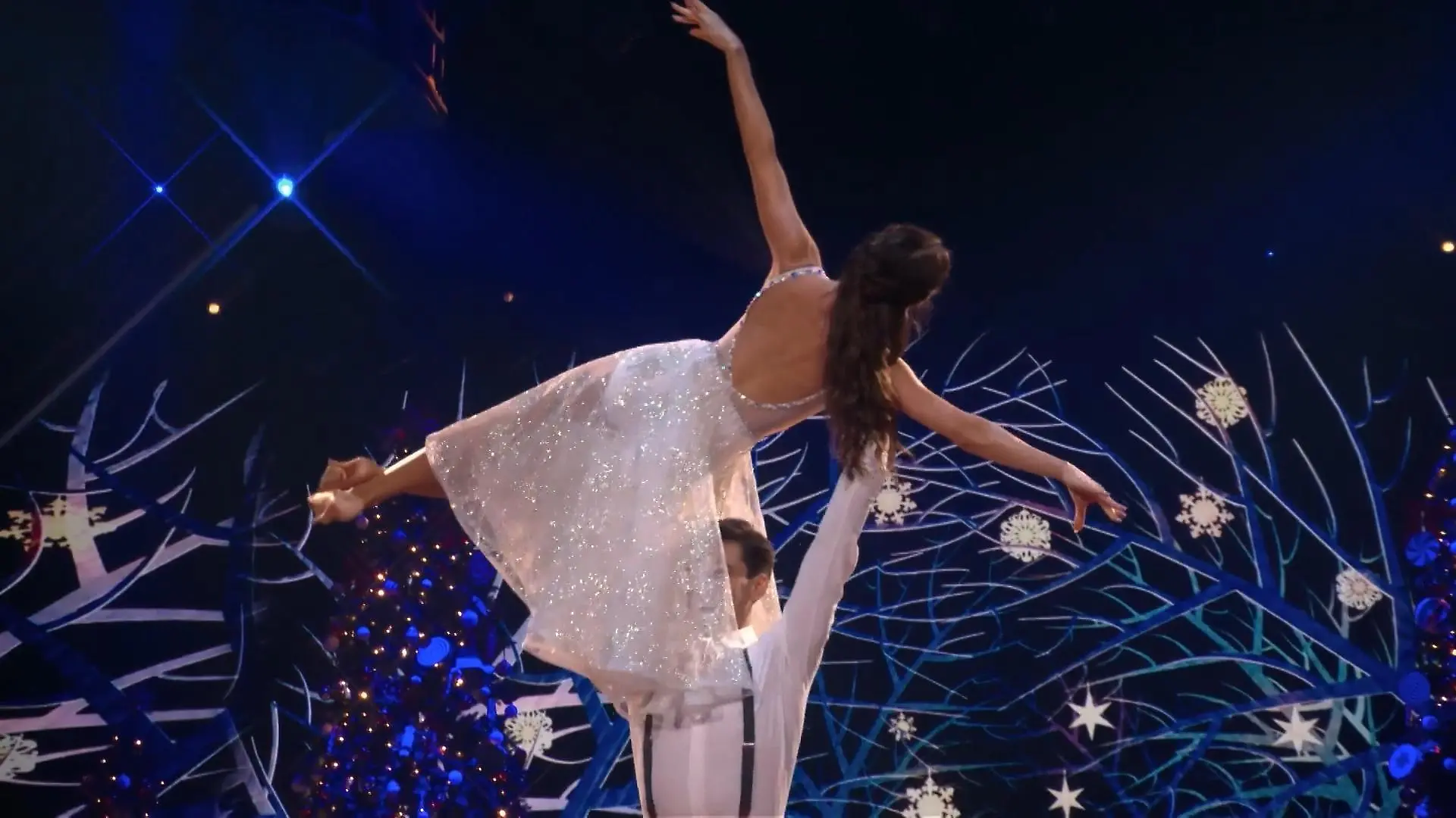 Bei der Hebefigur hat Diego Pooth ein Problem „Let’s Dance“-Weihnachtsshow 2025