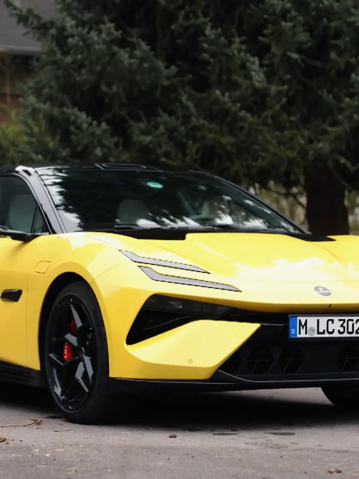 Bild zu: "Lance David Arnold testet den Lotus Emeya"