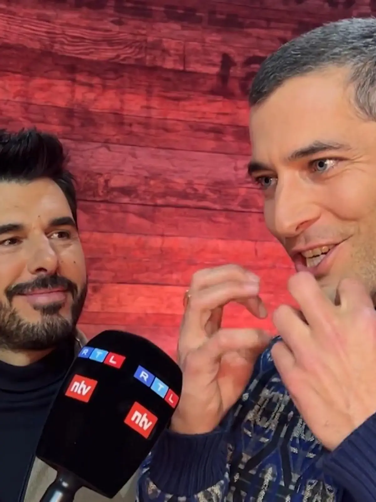 Bild zu: "In der Weihnachtsbäckerei! Diese Plätzchen naschen die Promis am liebsten"