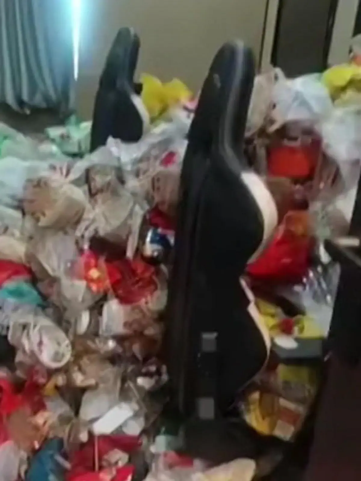 Bild zu: "Hotel zwei Jahre kaum verlassen! Gast verwandelt Zimmer in Messie-Hölle "