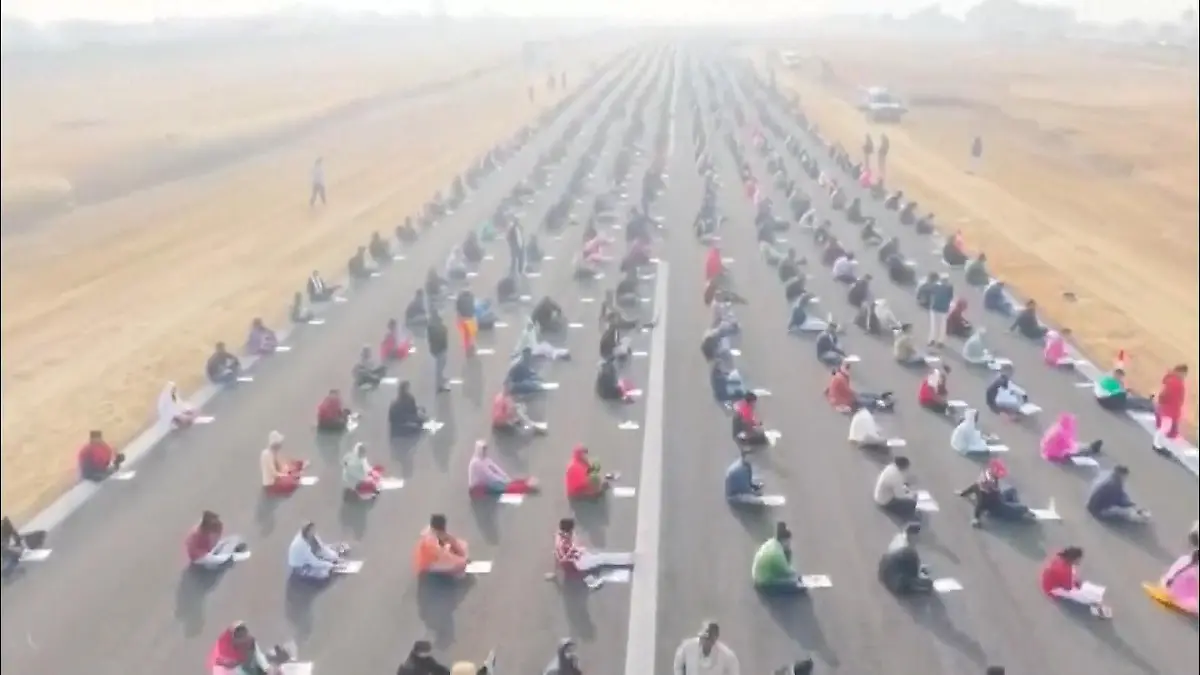Prüfung muss auf Flugplatz verlegt werden – wegen tausender Bewerber! Riesiger Andrang in Indien