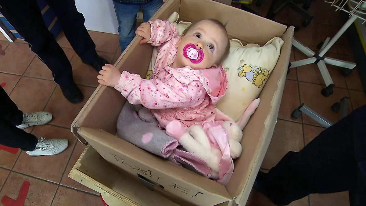 5-Jähriger will Baby-Schwester in Paket verschicken