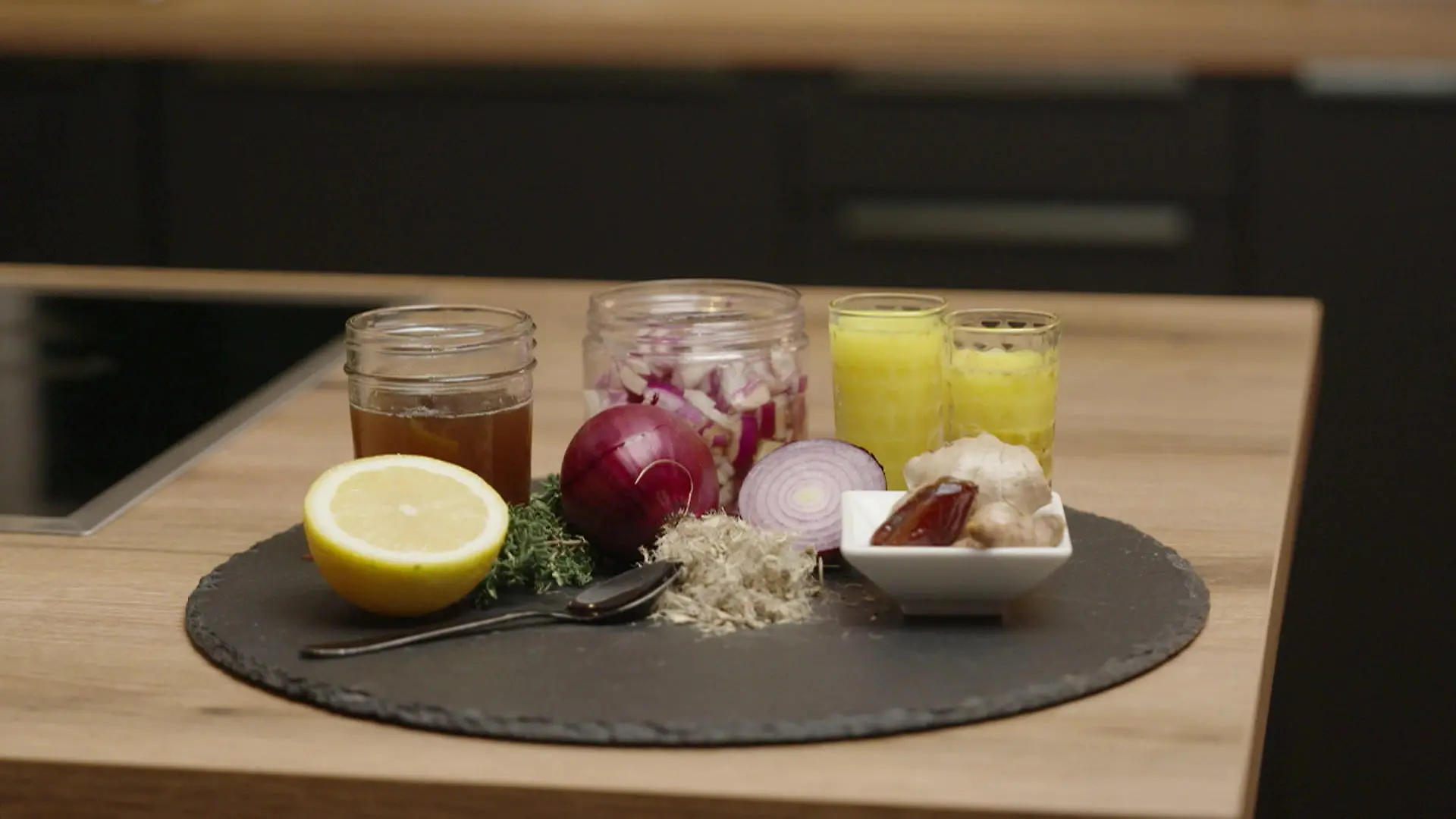 Wundermittel gegen Erkältung? Dieser Drink überzeugt auch unsere Ärztin! Rezept für Eibischwurzelsaft