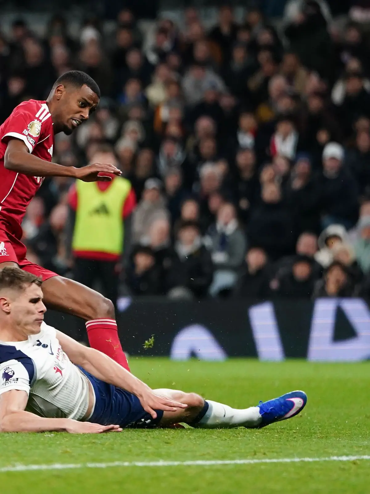 Bild zu: "Diagnose da: Liverpools Rekordtransfer Isak fällt lange aus"