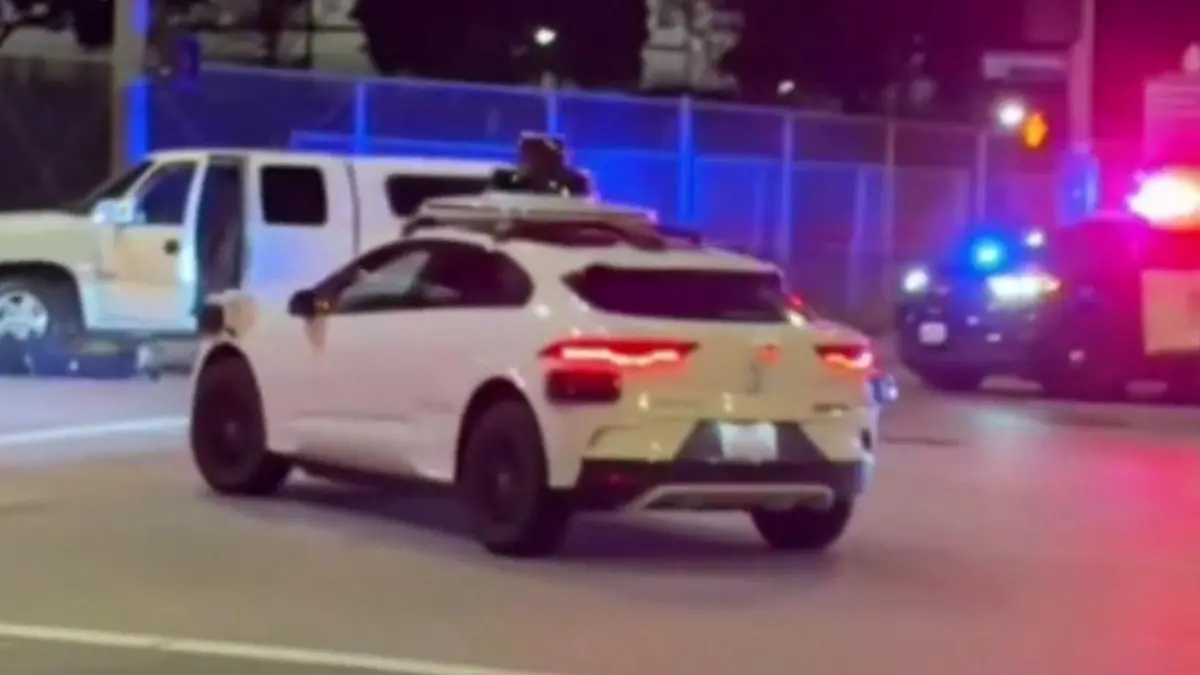 Taxis blockieren Straßen – wegen Stromausfall! San Francisco lahmgelegt