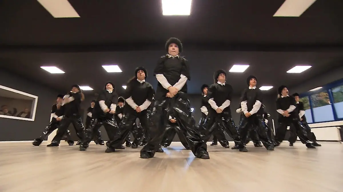 MYSTERY-HipHop-Kids-aus-Erkelenz-bringen-den-Boden-zum-Beben