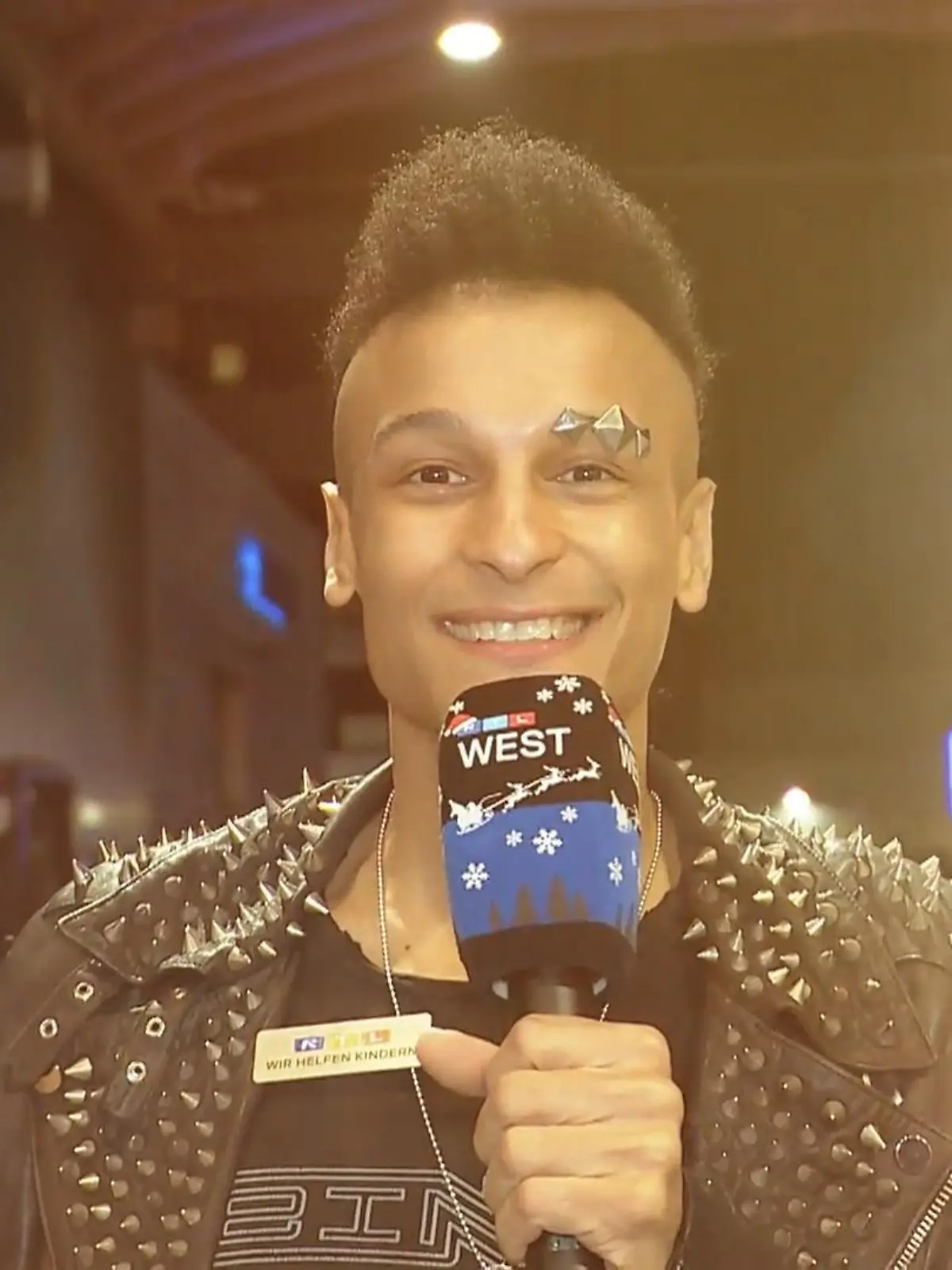 Bild zu: "Promis wünschen ein schönes Fest"