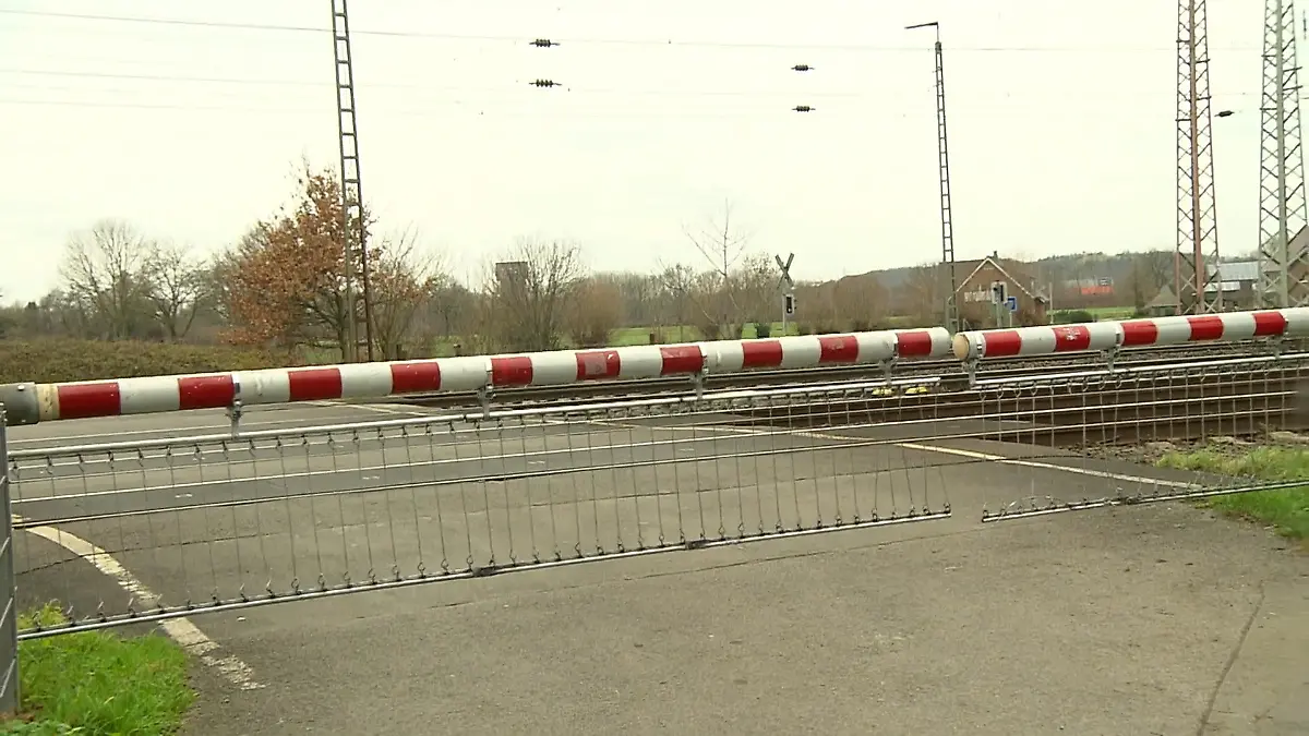 Bahnübergang muss überwacht werden Hamm