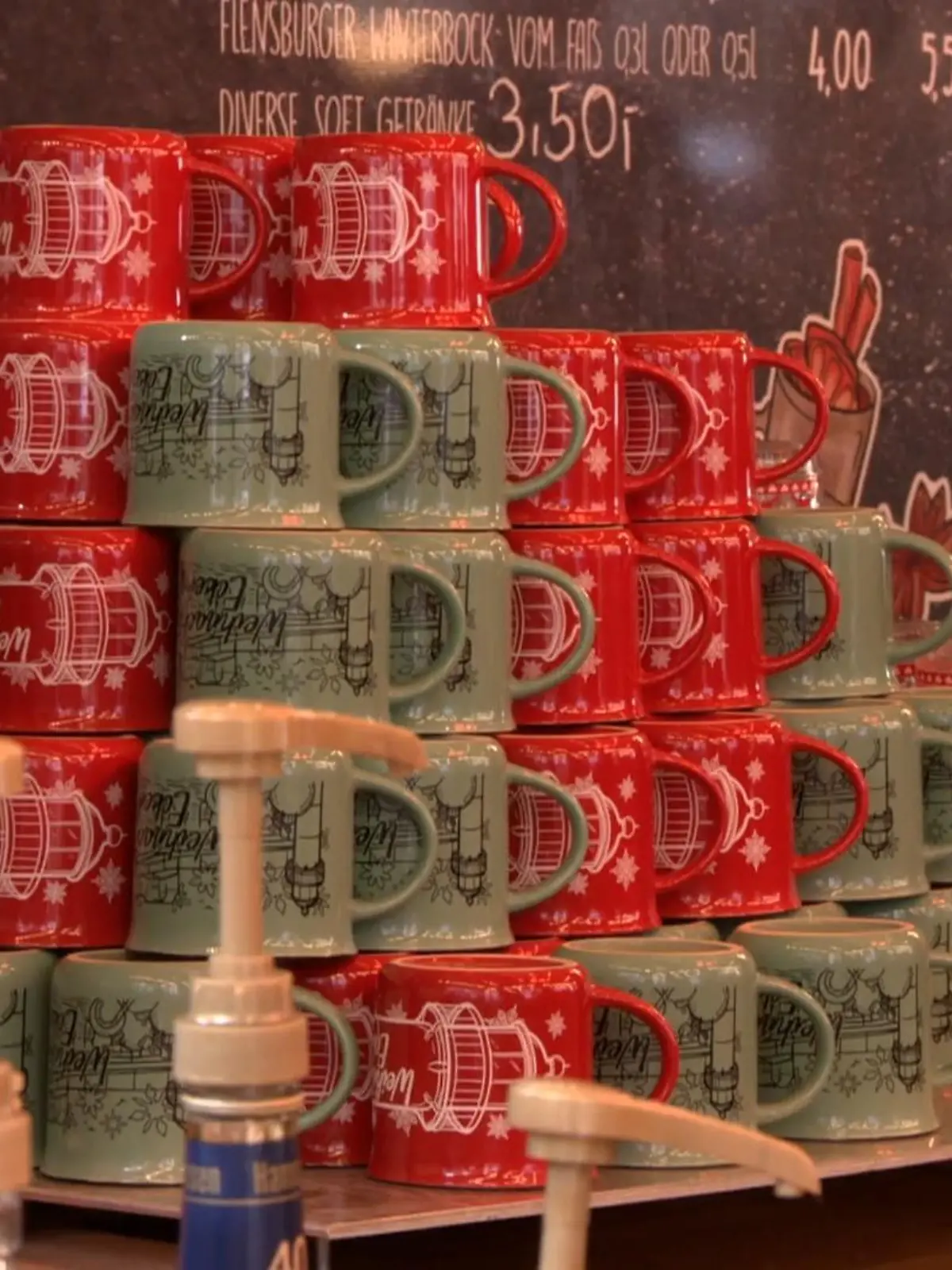 Bild zu: "Punschbuden-Betreiber fürchtet um sein Geschäft"