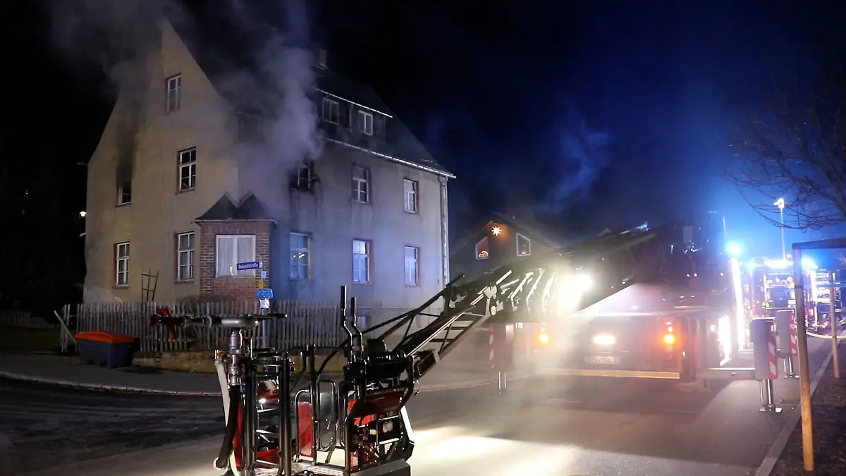 Löschkräfte konnten den Hausbewohner nur noch tot bergen.