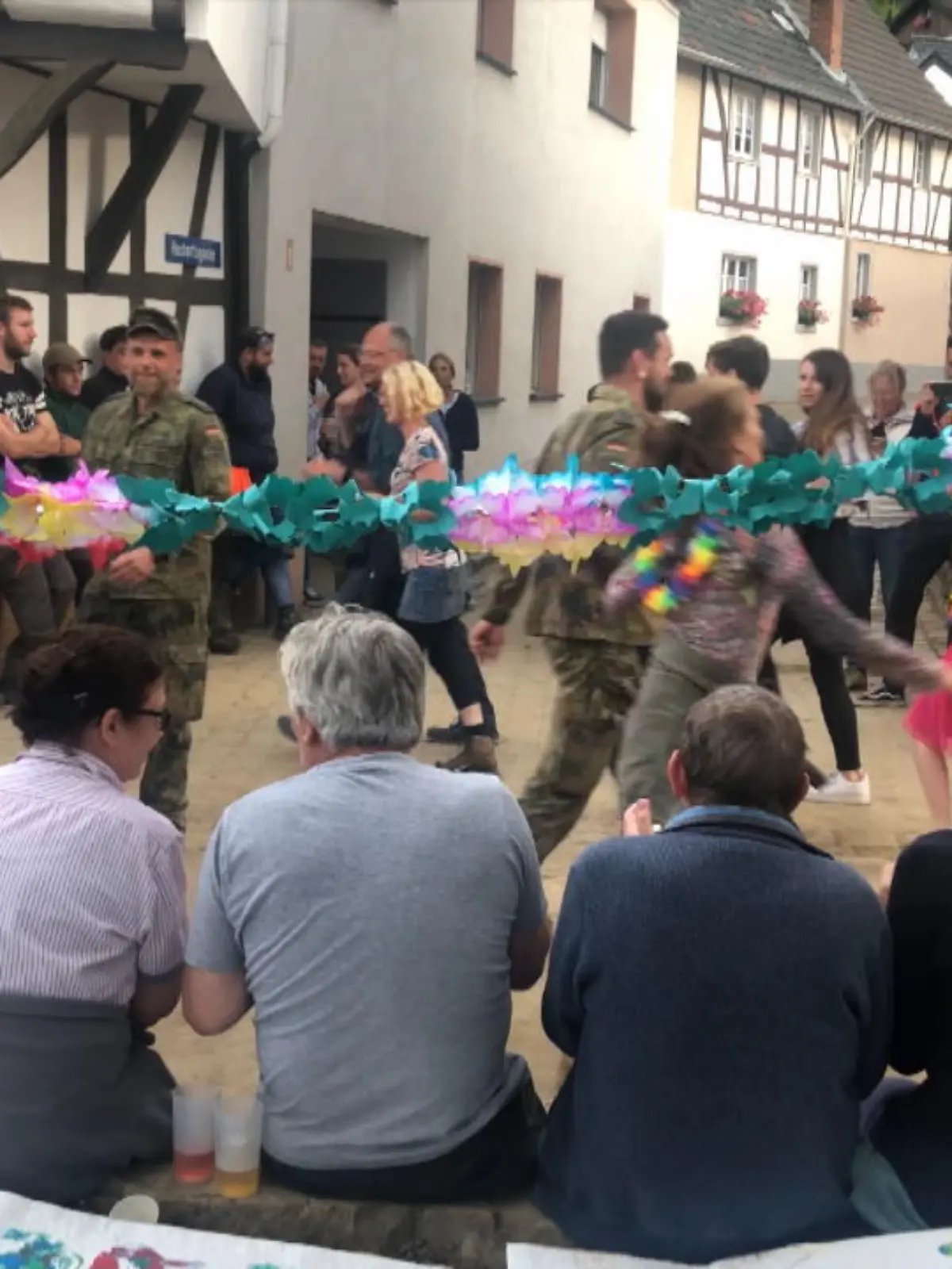 Bild zu: "Bundeswehr tanzt zu Maus-Song"