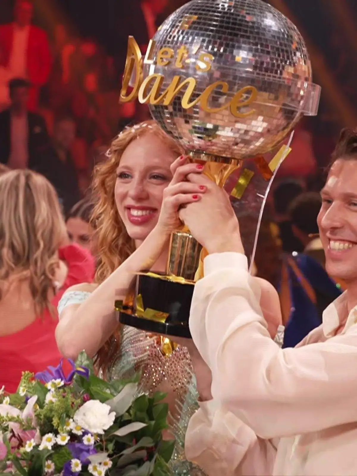 Anna ERmakova und Valentin Lusin gewinnen "Let's Dance" 2023