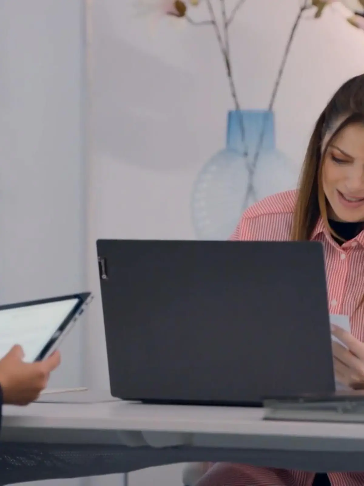 Bild zu: "Emily flattert ein ungemütlicher Brief ins Haus"