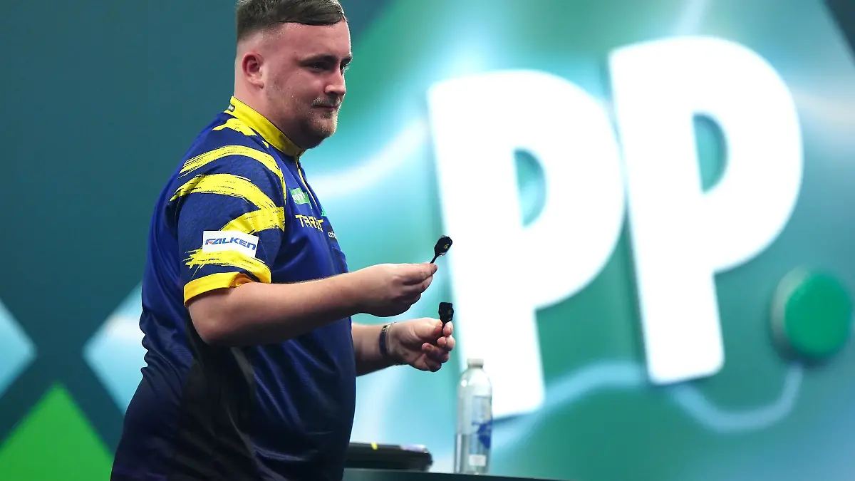Darts-Weltmeister-Littler-spricht-ber-Augen-OP-als-Kind