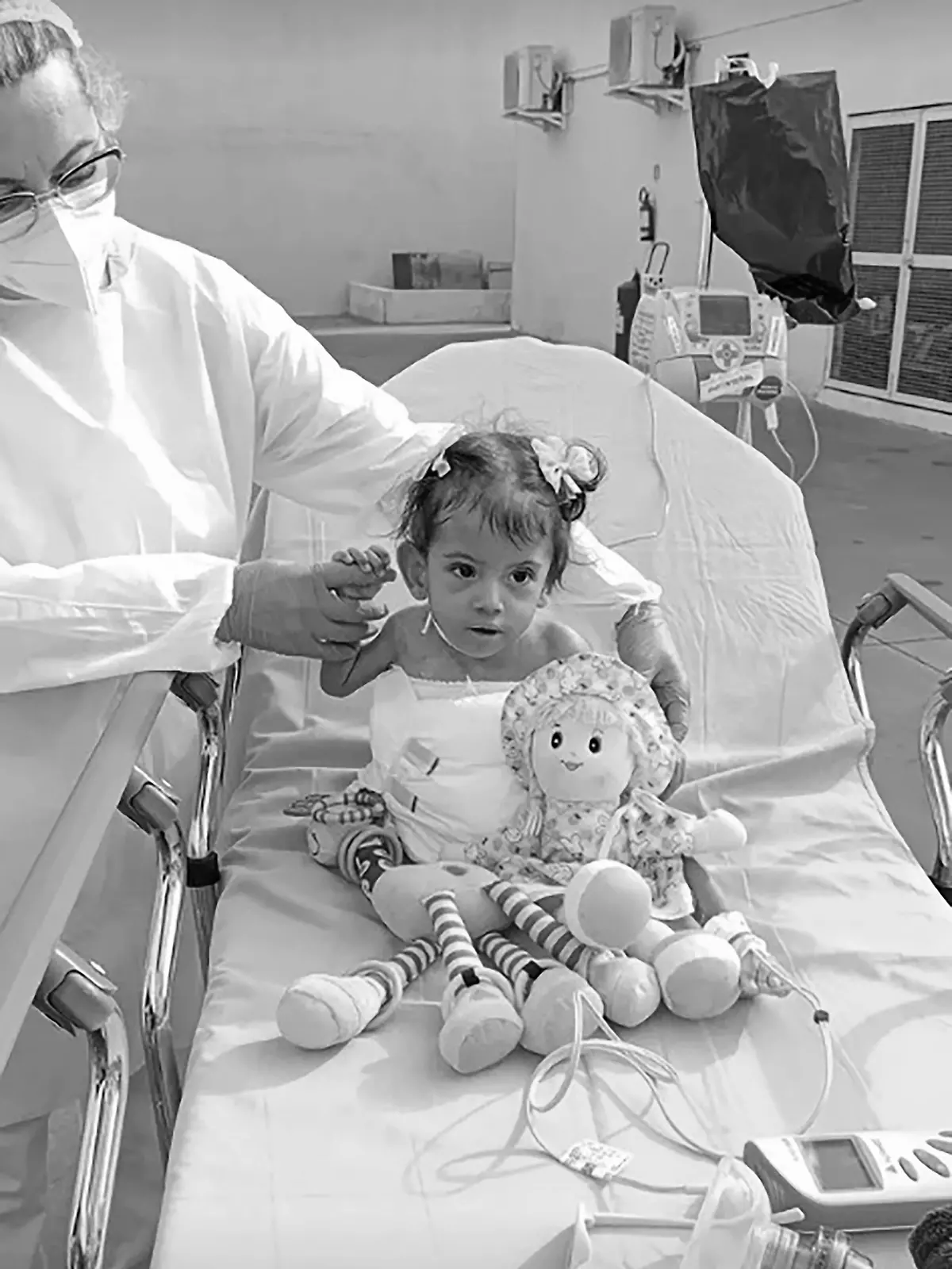 Bild zu: "Siamesisches Zwillingsmädchen Aruna stirbt an Heiligabend"