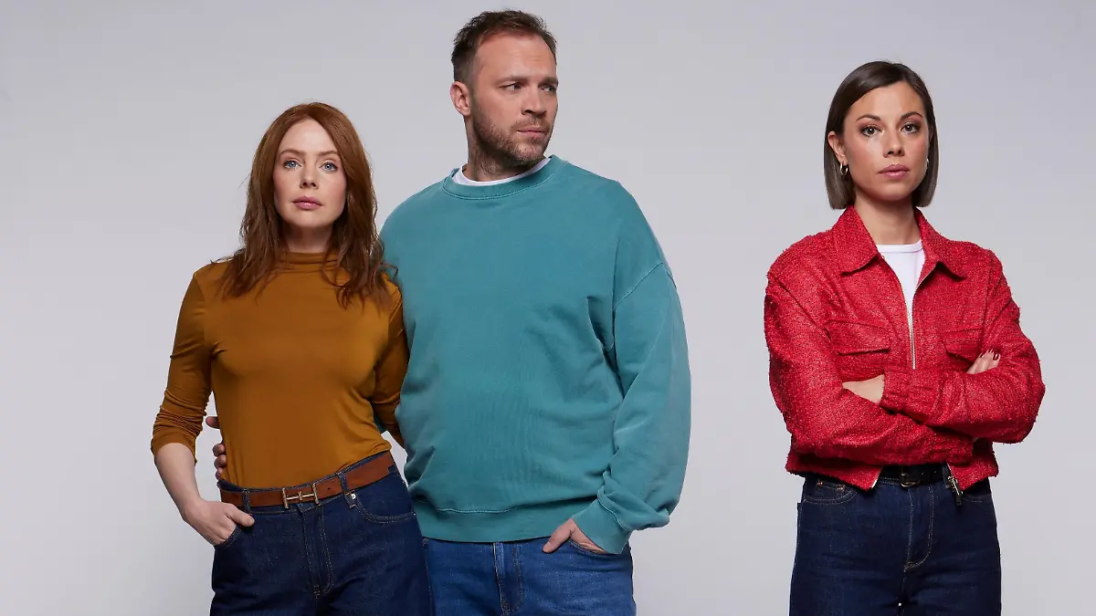 Olivia Marei als „Toni Ahrens” (l.), Patrick Heinrich als „Erik Fritsche” und Anna-Katharina Fecher als „Matilda Gerner” 