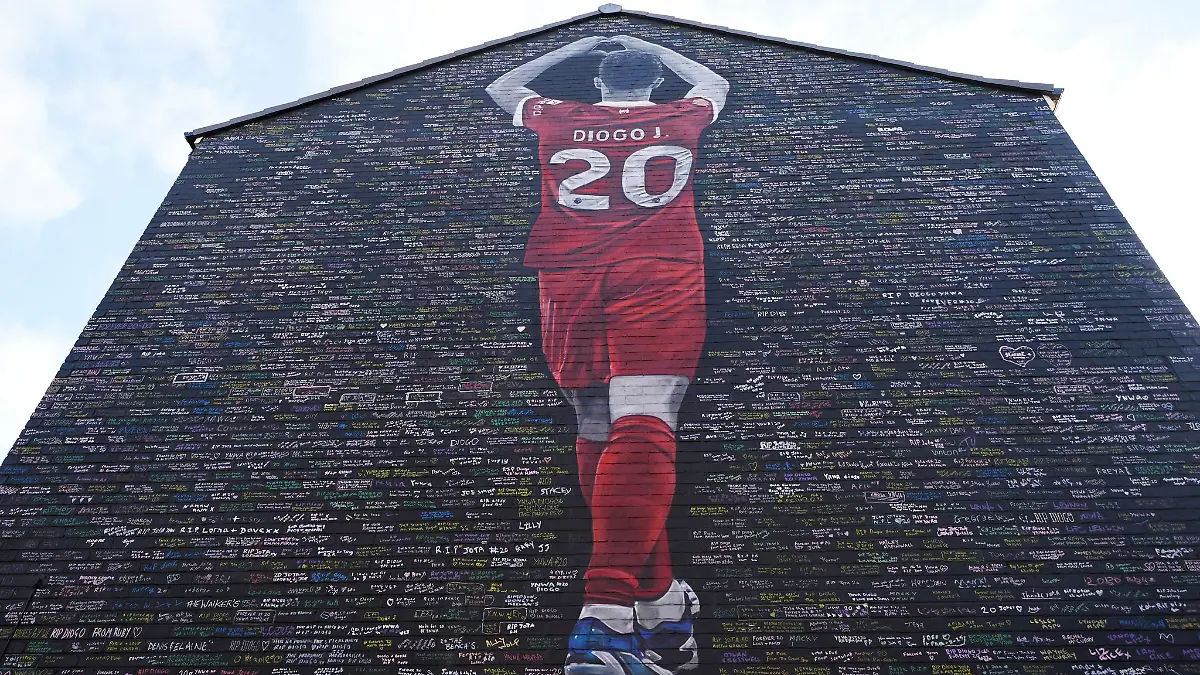 Diogo-Jotas-S-hne-als-Einlaufkinder-beim-Liverpool-Spiel