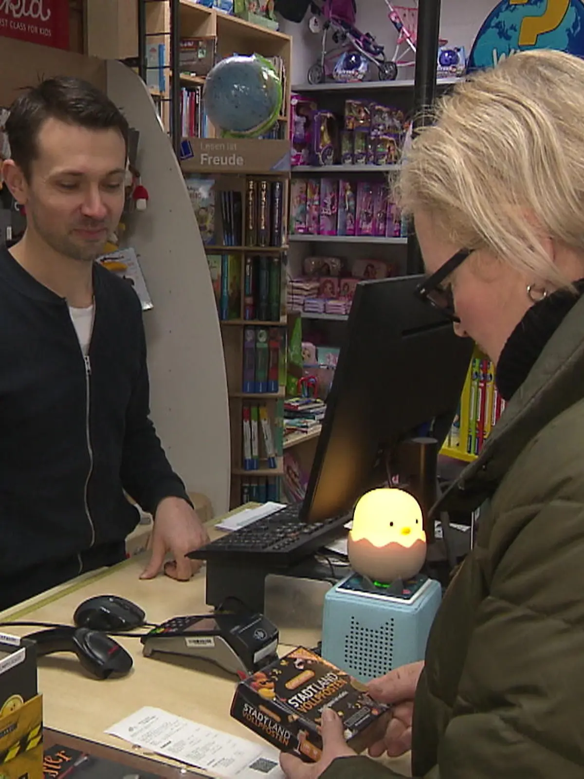 Bild zu: "Geschenke umtauschen nach Weihnachten? Das müsst ihr wissen"