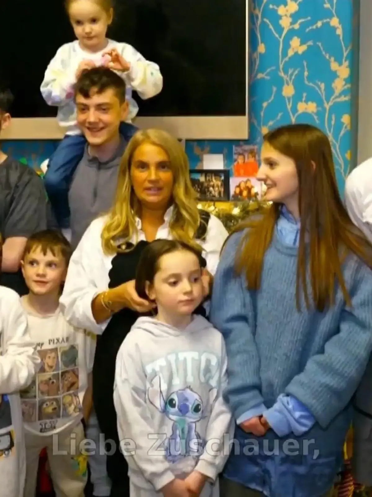 Bild zu: "So feierten sie Weihnachten mit 22 Kindern"