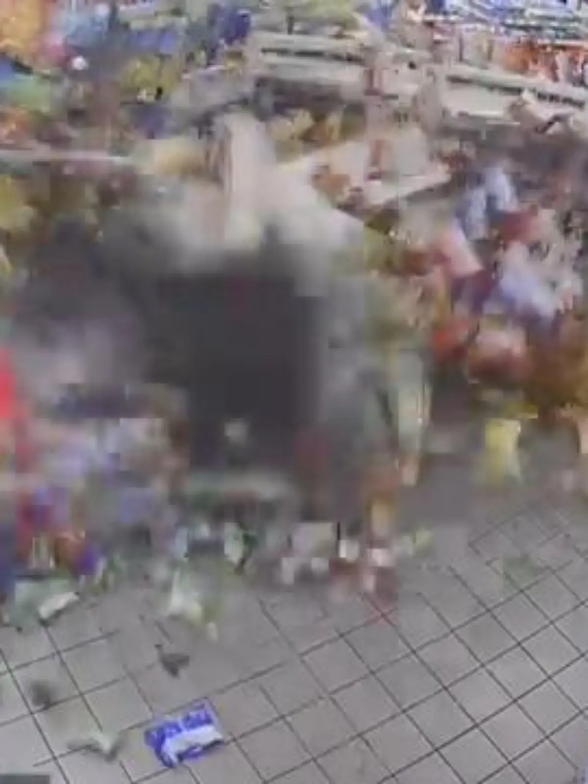 Bild zu: "Geldtresor herausgerissen! Räuber zerstören Laden binnen zwei Minuten"