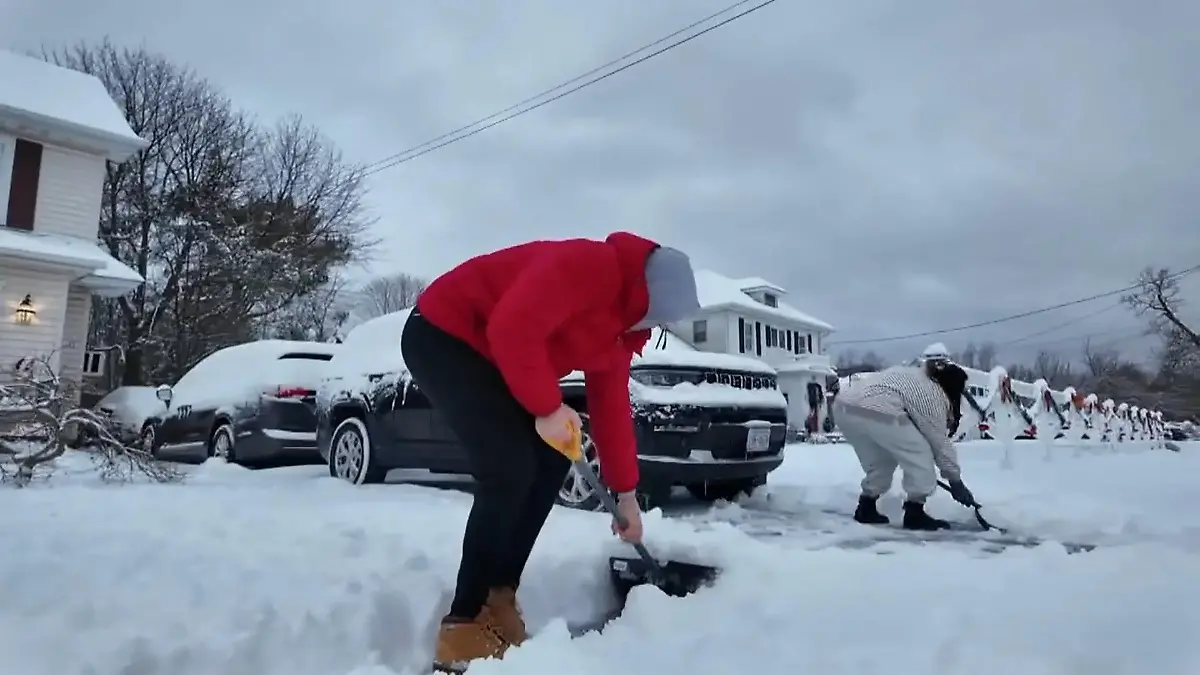 Schneemassen sind zu viel! New York ruft den Notstand aus Schwerstes Unwetter seit Jahren