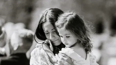 Influencerin-Melissa-Mae-Carlton-trauert-um-Tochter-Molly-zweiter-Schicksalsschlag-in-nur-20-Monaten