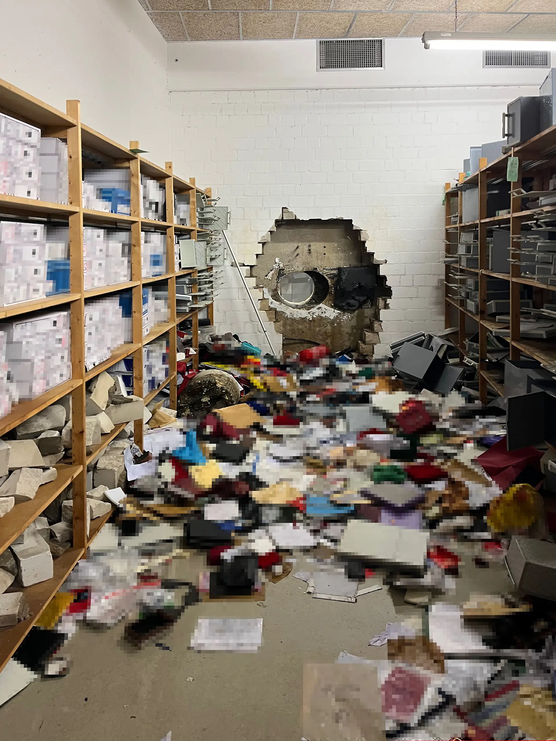 Bild zu: "3.222 vermietete Schließfächer in geplündertem Tresorraum – so groß ist der Schaden"