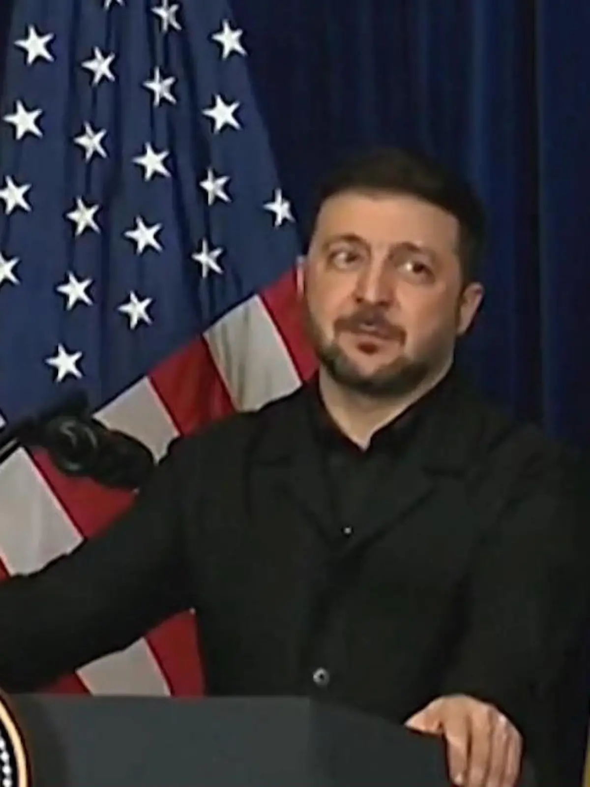 Bild zu: "Trump irritiert mit Russland-Aussagen – Selenskyi kann sich DAS nicht verkneifen"