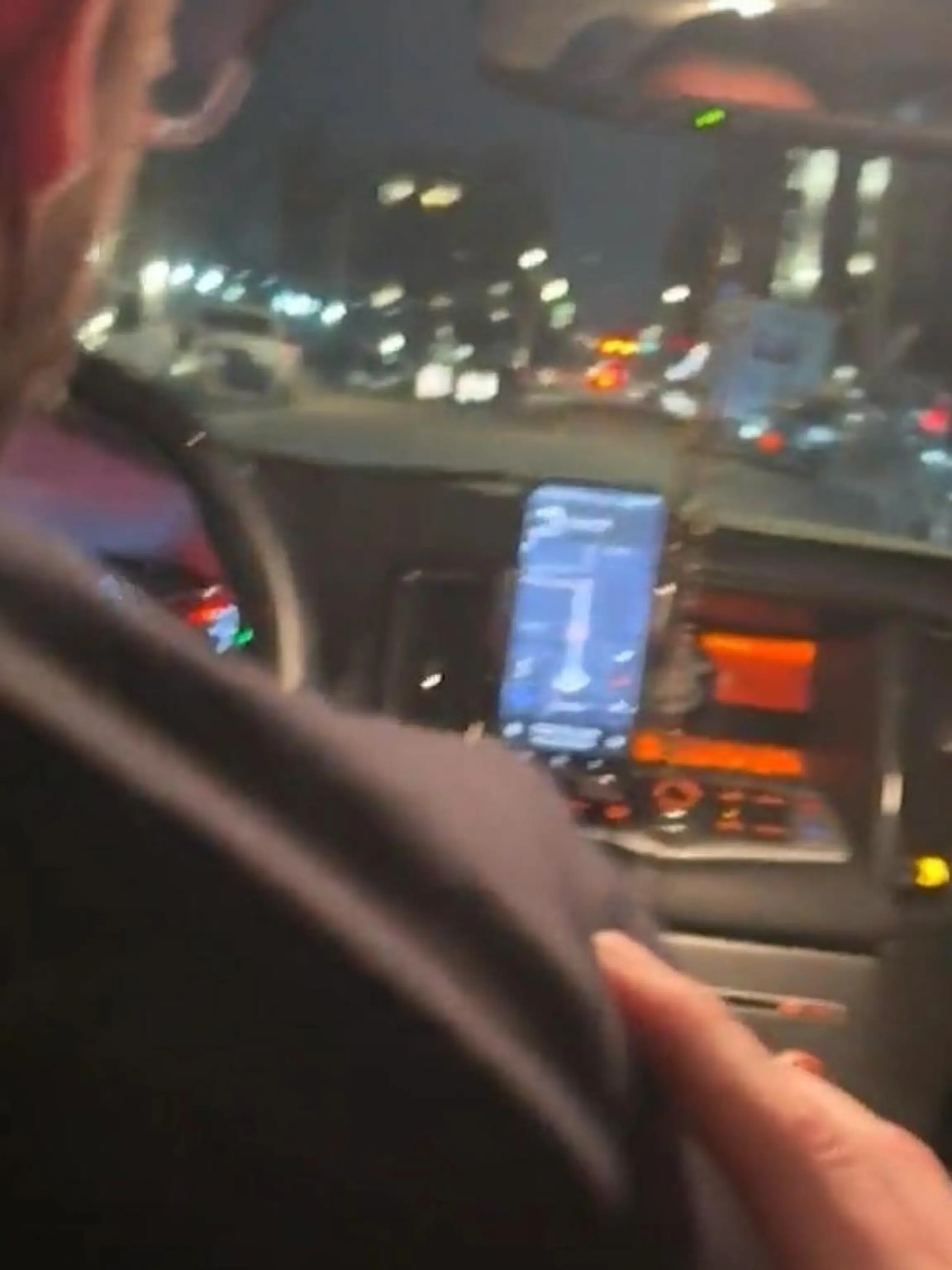 Bild zu: "Sie schreien um Hilfe – Uber-Fahrer lässt Gäste aber nicht aussteigen"