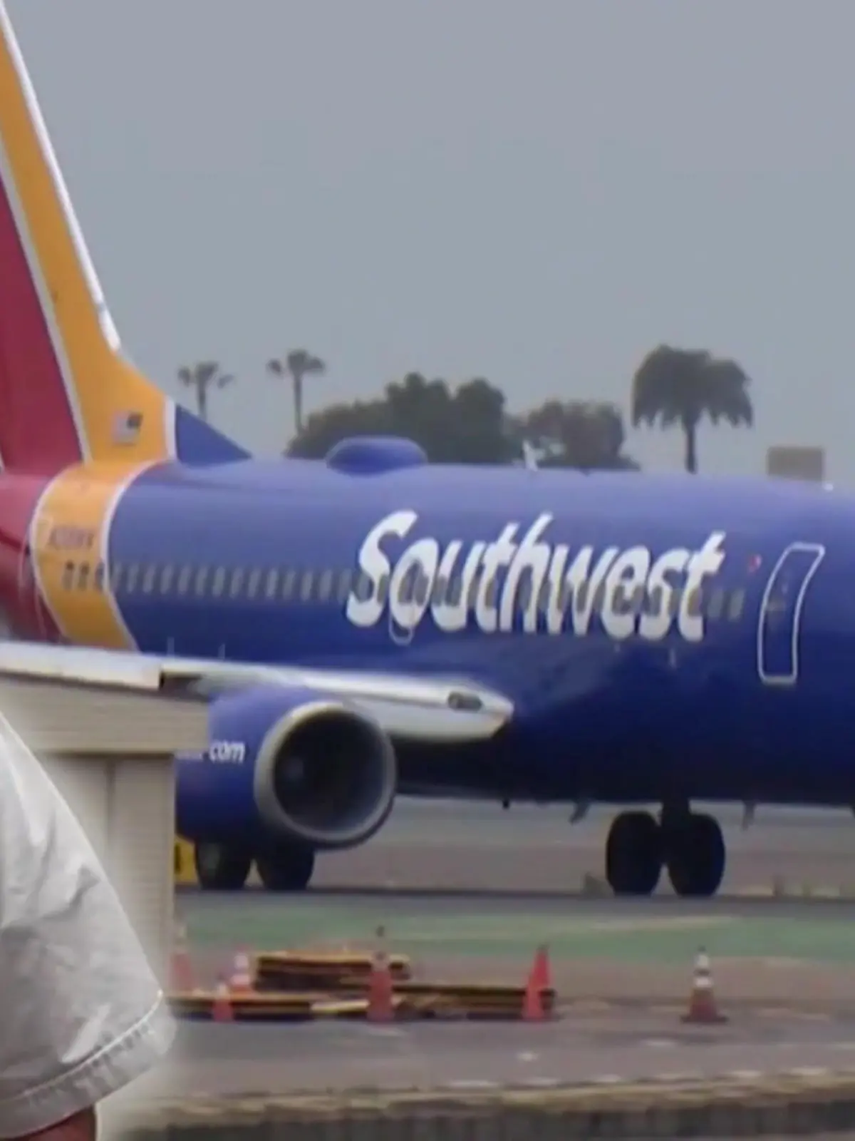 Bild zu: "Betrunkener Pilot wird in letzter Sekunde im Cockpit gestoppt"