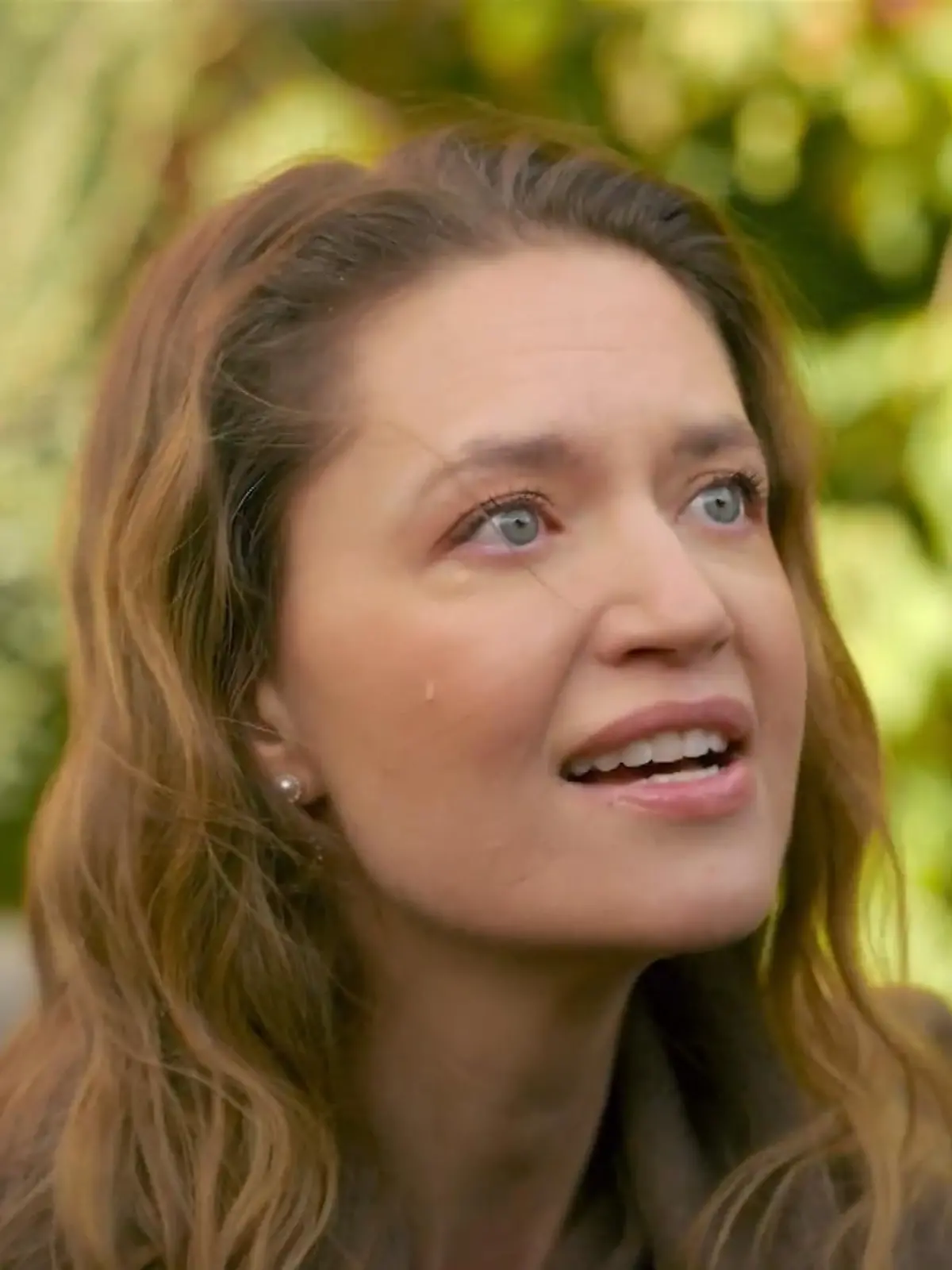 AWZ: Nathalie holt zum Rundumschlag aus