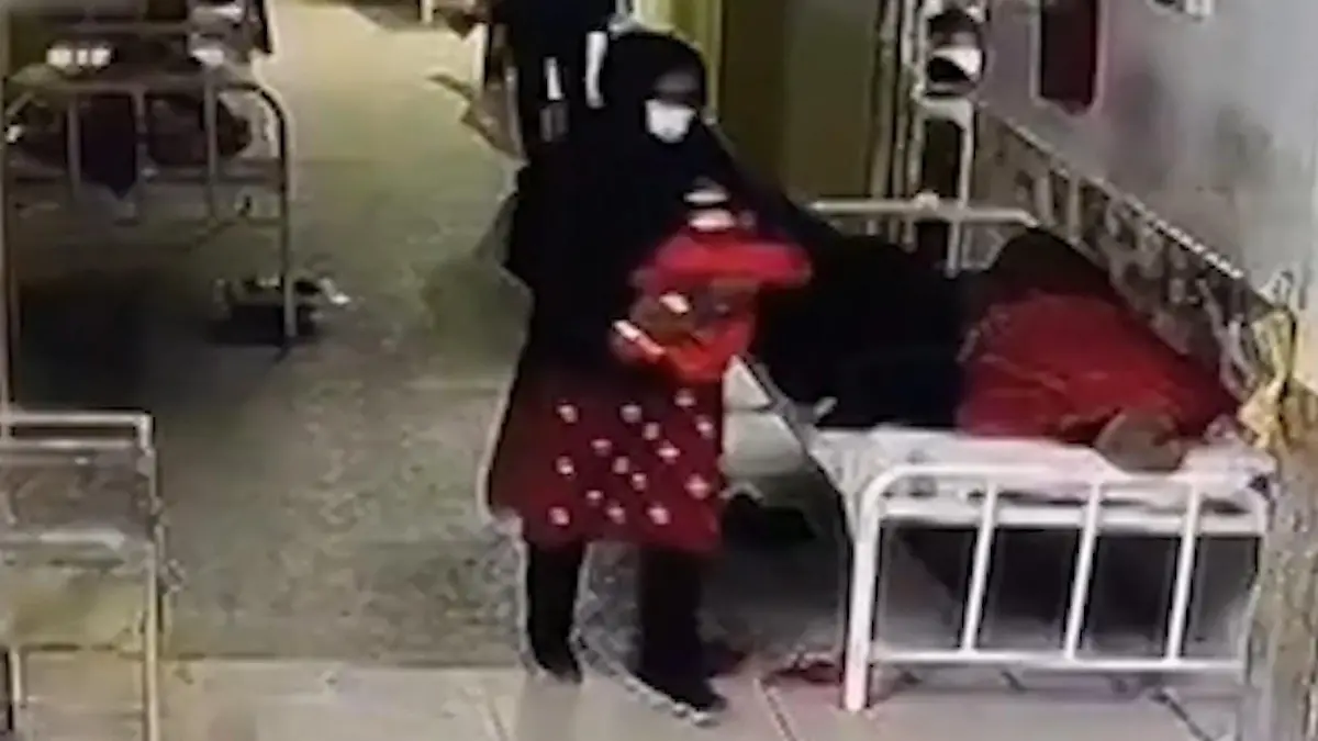 Wenige Stunden nach Geburt! HIER stiehlt vermeintliche Krankenschwester Baby aus Klinik Horror für jede Mutter