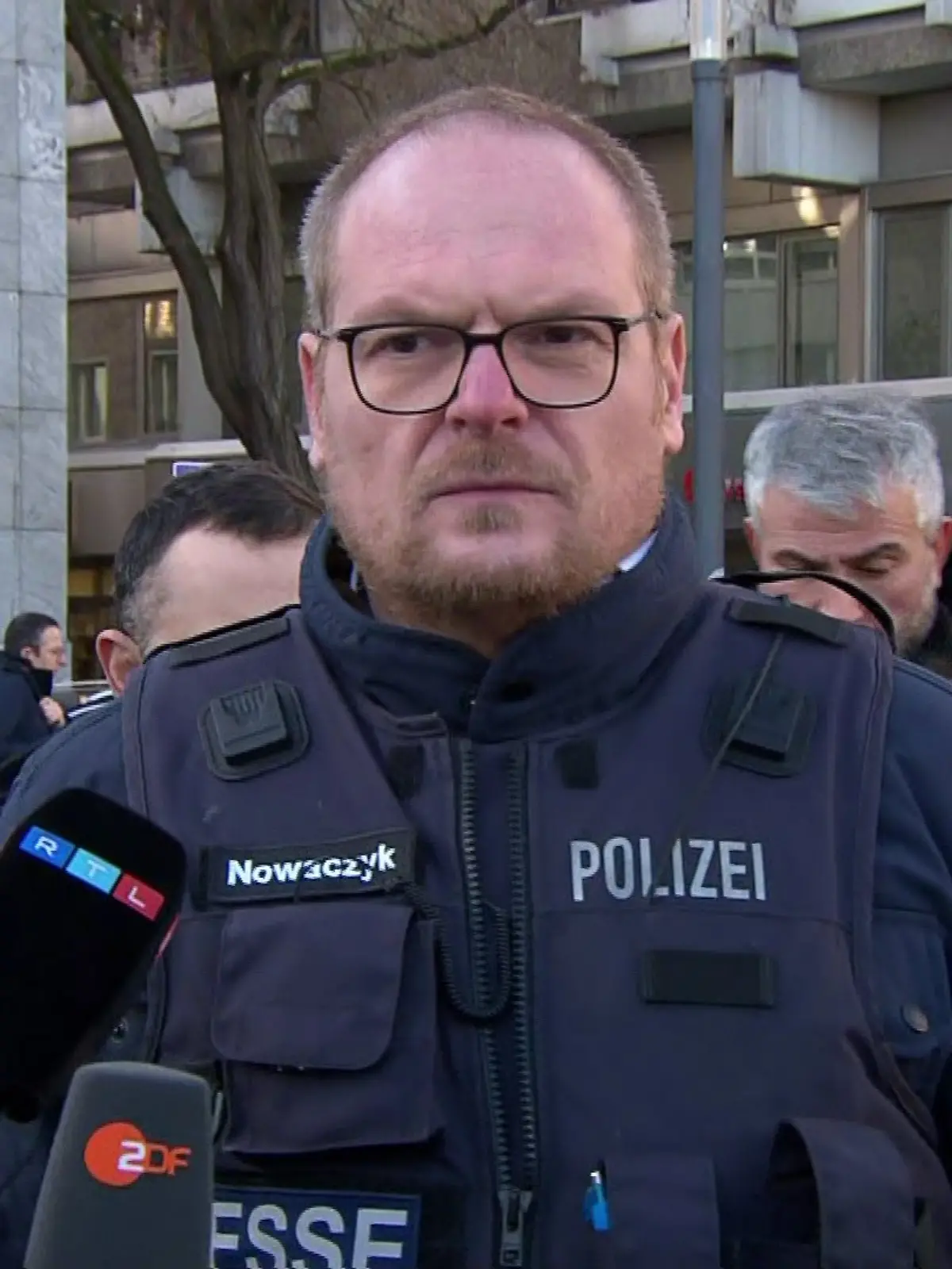Thomas Nowaczyk von der Polizei Gelsenkirchen zum Tresordiebstahl in der Sparkasse
