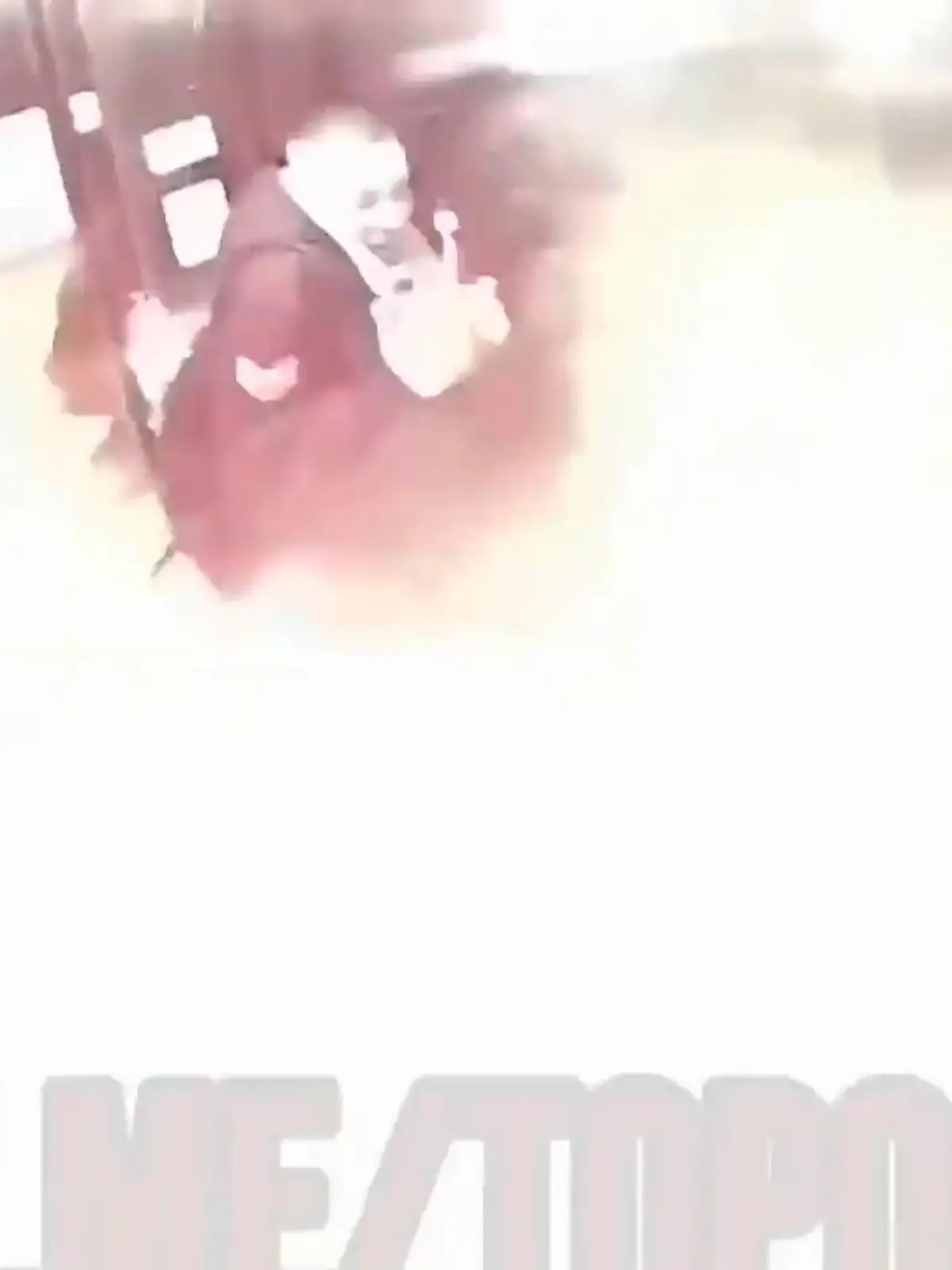 Bild zu: "Männer zünden Böller im Aufzug – dann bricht Chaos aus!"