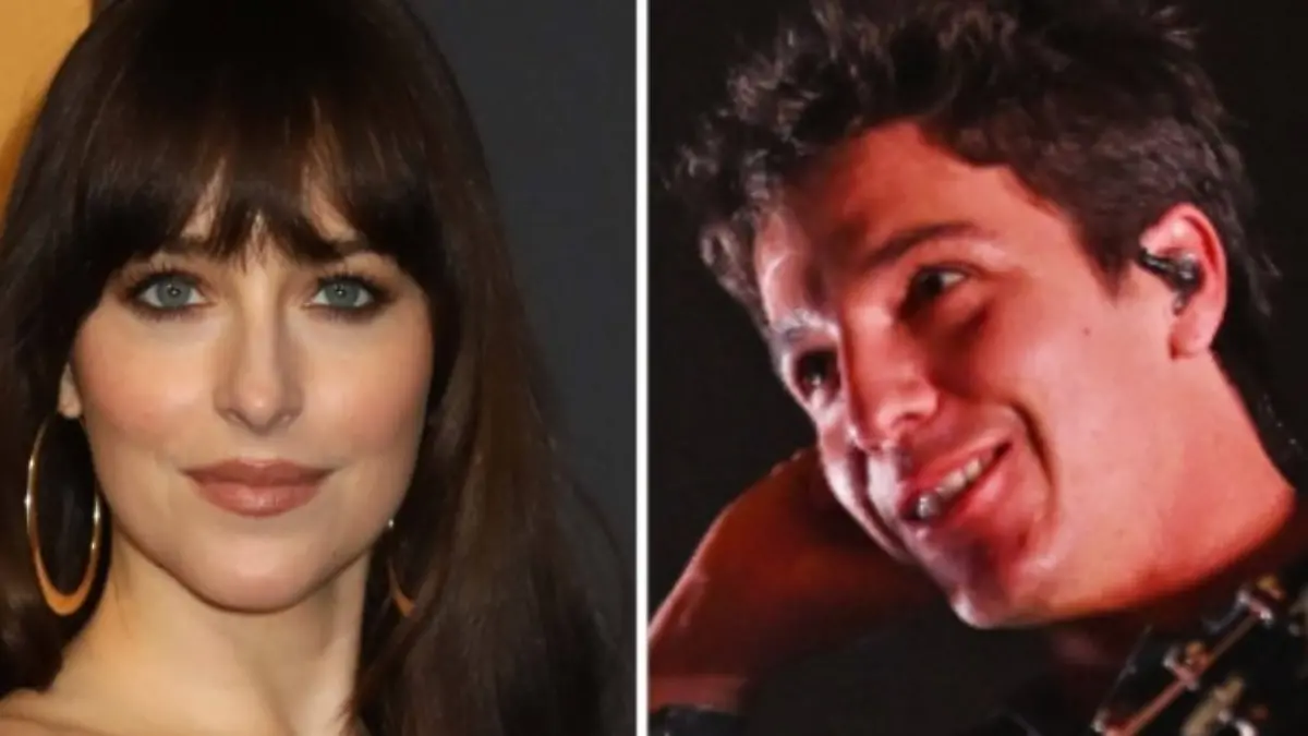 Dakota Johnson könnte nach ihrer Trennung von Chris Martin ein Auge auf einen anderen Sänger geworfen haben: den 28-jährigen Role Model. 