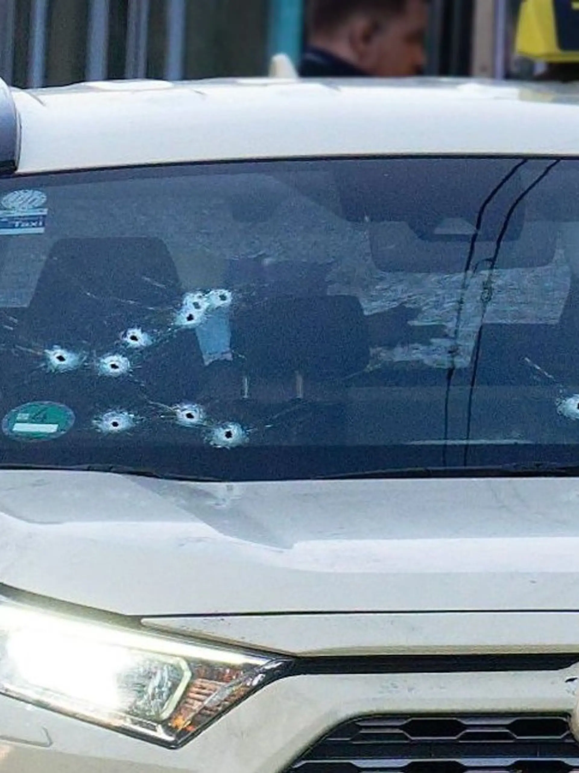 Bild zu: "Mehrere Schüsse auf Taxi in Düsseldorf – Mordkommission ermittelt "