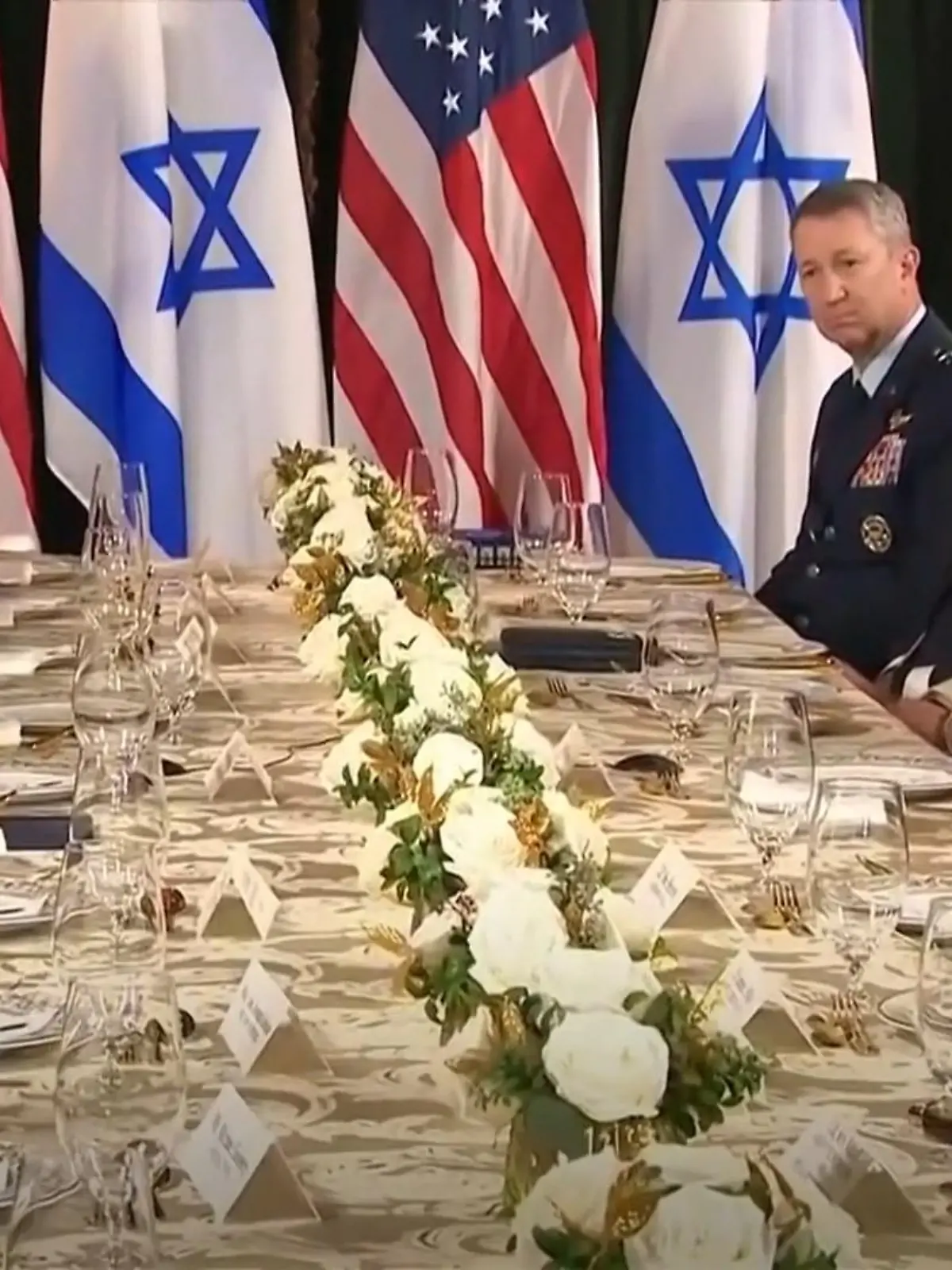 Bild zu: "US-Präsident jammert vor Netanjahu - doch die Mikros laufen schon!"