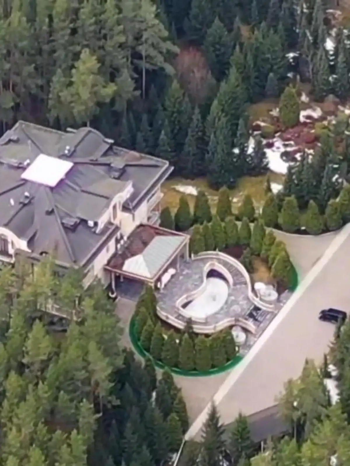 Bild zu: "7000 Quadratmeter Villa! So luxuriös ist die geheime Putin-Residenz"